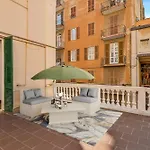 Redamare Suites In The Center Of The City